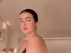Amateur Live Sex of PaulinaSantos