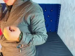 Amateur Live Sex Cam of SaraPreston