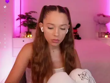 Bongacams Free Live Porn of MaybeBabeTV