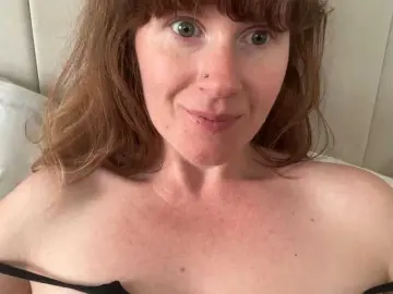 Bongacams Adult Video Chat of REDHEADROSIE