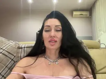 Bongacams Sex Cam of KorolevaQween000