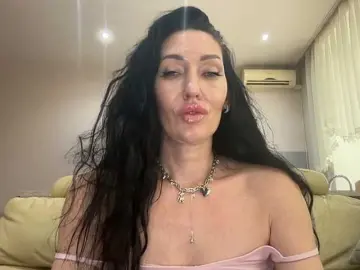 Bongacams Live Sex Cam of KorolevaQween000