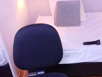 Bongacams Live Sex Cam of tiny-whore