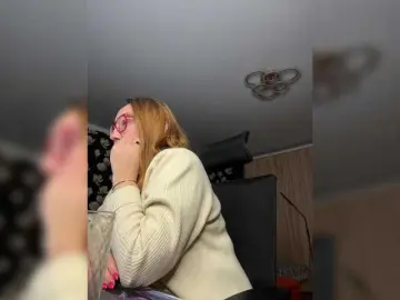 Bongacams Watch Live Sex Cams of Pink-Lips