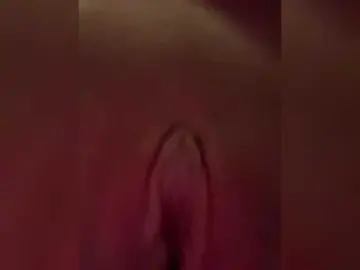 Bongacams Watch Live Sex Cams of Glossmixdoll