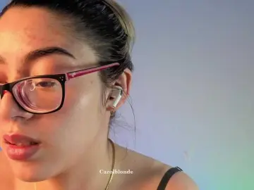 Bongacams Live Sex Cam of Charlotte-glasses