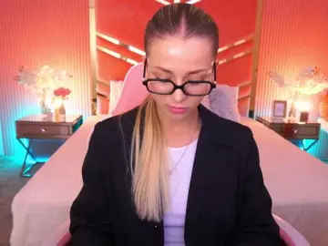 Bongacams Sex Cam of LoveeDove
