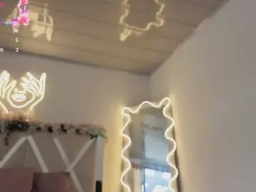 Bongacams Watch Live Sex Cams of ZURY-TAY