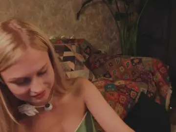 Bongacams Live Sex Cam of Meeeeow
