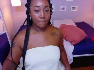 Bongacams Private Sex Chat of kiara-evanss