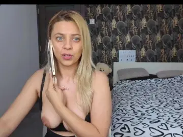 Bongacams Watch Live Sex Cams of CarlaStaceeFun