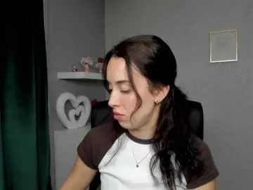 Bongacams Live Sex of adeleLive