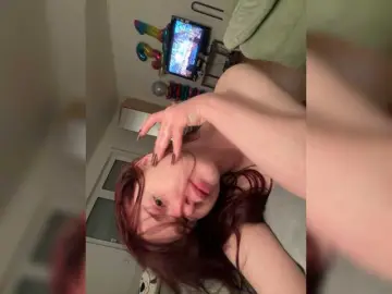 Bongacams Live Sex Cam of Littleslave1