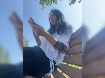 Bongacams Sex Cam of KarolinaMilf