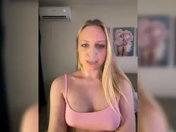 Bongacams Live Sex of HotWillow