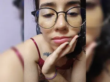 Bongacams Nude Webcam of skinny333
