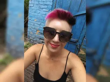 Bongacams Best Webcam of BUSINKA-25