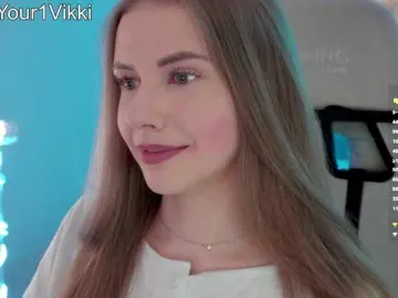 Bongacams Watch Live Sex Cams of -VikkiL0vesCheese-