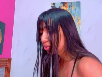 Bongacams Live Sex Cam of littleeemiily