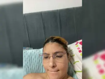 Bongacams Live Sex Cam of PaulinRoss