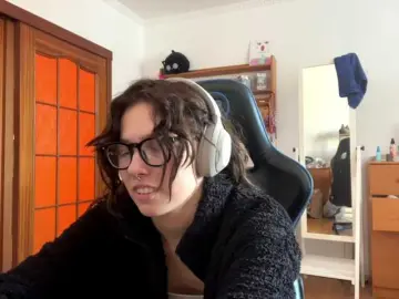 Bongacams Watch Live Sex Cams of PlushPoutX