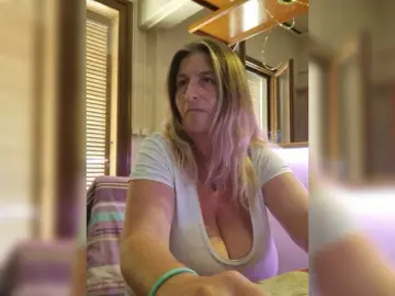 Bongacams Free Porn Cam of JennaDeluxe
