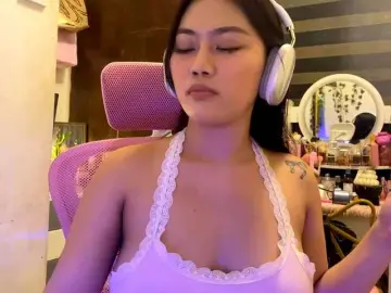 Bongacams Live Sex Cam of LesliDine