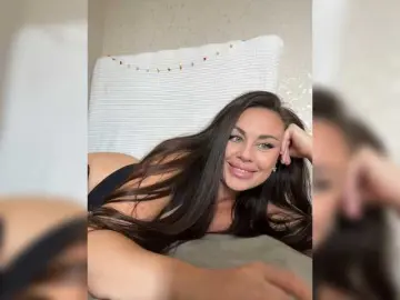 Bongacams Nude Webcam of -Hennessy-