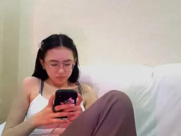 Bongacams Free Live Porn of MyrleHenggeler