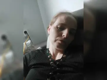 Bongacams Free Porn Cam of Lulu-Erotica