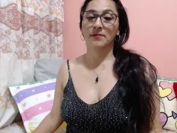 Bongacams Best live sex cam show of KarinaSuarez1