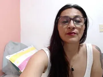 Bongacams Watch Live Sex Cams of KarinaSuarez1