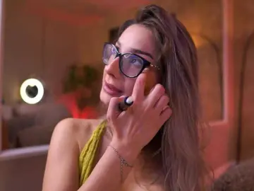 Bongacams Nude Webcam of MaddieBryggs