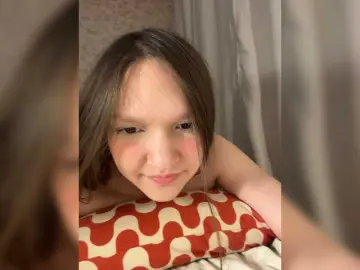 Bongacams Nude Webcam of Cute-Lolly
