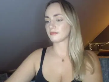 Bongacams Live Sex Cam of ScarlettXQueen