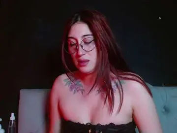 Bongacams Watch Live Sex Cams of Red-moonn