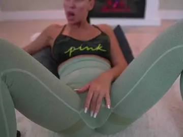 Bongacams Sex Chat of MyaBlack
