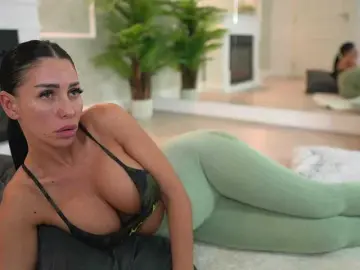 Bongacams Free Live Porn of MyaBlack