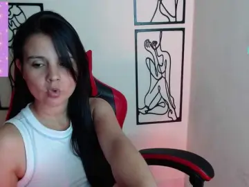 Bongacams Nude Webcam of MiaRobinn