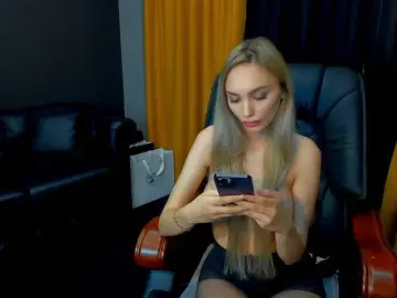 Bongacams Watch Live Sex Cams of HaleySweet18