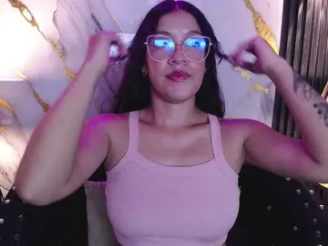 Bongacams Nude Webcam of GagingBriana
