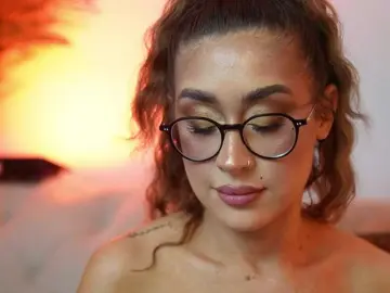 Bongacams Live Porn of AileenKiss