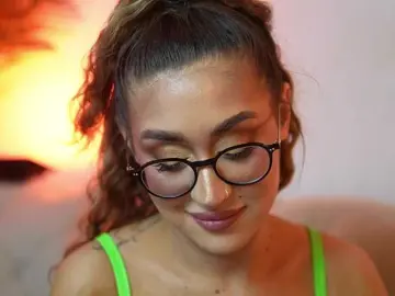 Bongacams Sex Cam of AileenKiss