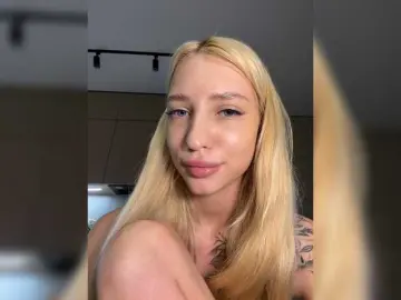 Bongacams Live Sex Cam of EwaBrown