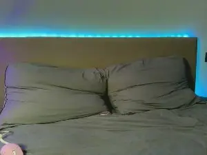 Cam4 Live Porn of hot_vampire333