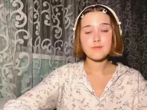 Cam4 Nude Webcam of DaphineGehred
