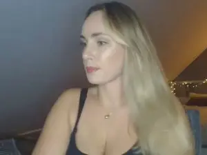 Cam4 Live Sex Cam of ScarlettAngelX