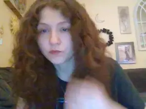 Cam4 Private Sex Chat of QueenCrimson