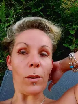 Cam4 Live Porn of missfreya_bzh