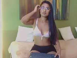 Cam4 Watch Live Sex Cams of Zaara_Black